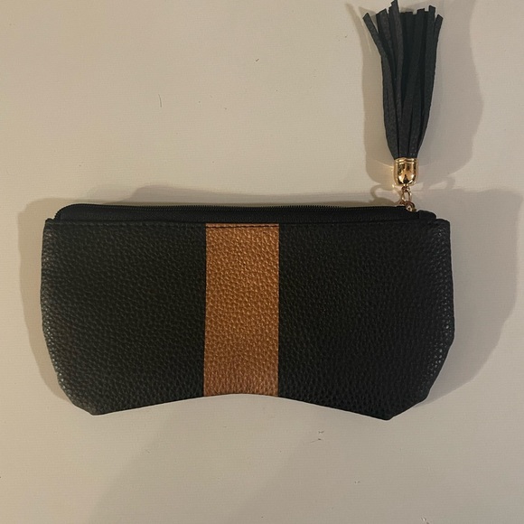 Eyeglass holder - Picture 2 of 2